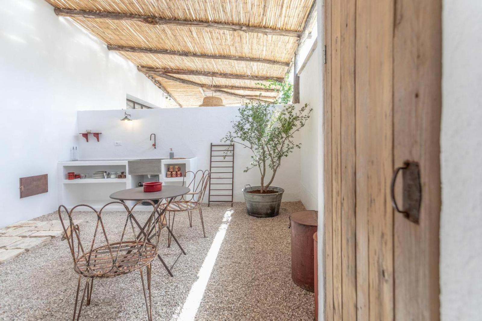 Trullo Santovia Acomodação com café da manhã Sant Isidoro  Exterior foto