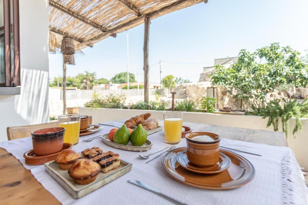 Trullo Santovia Acomodação com café da manhã Sant Isidoro  Exterior foto