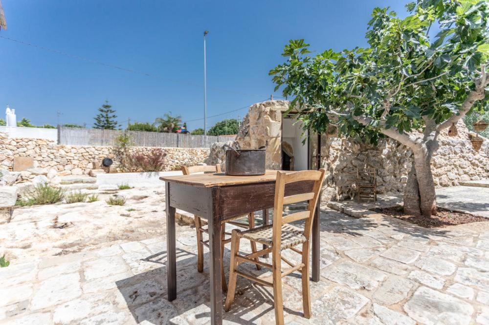 Trullo Santovia Acomodação com café da manhã Sant Isidoro  Exterior foto